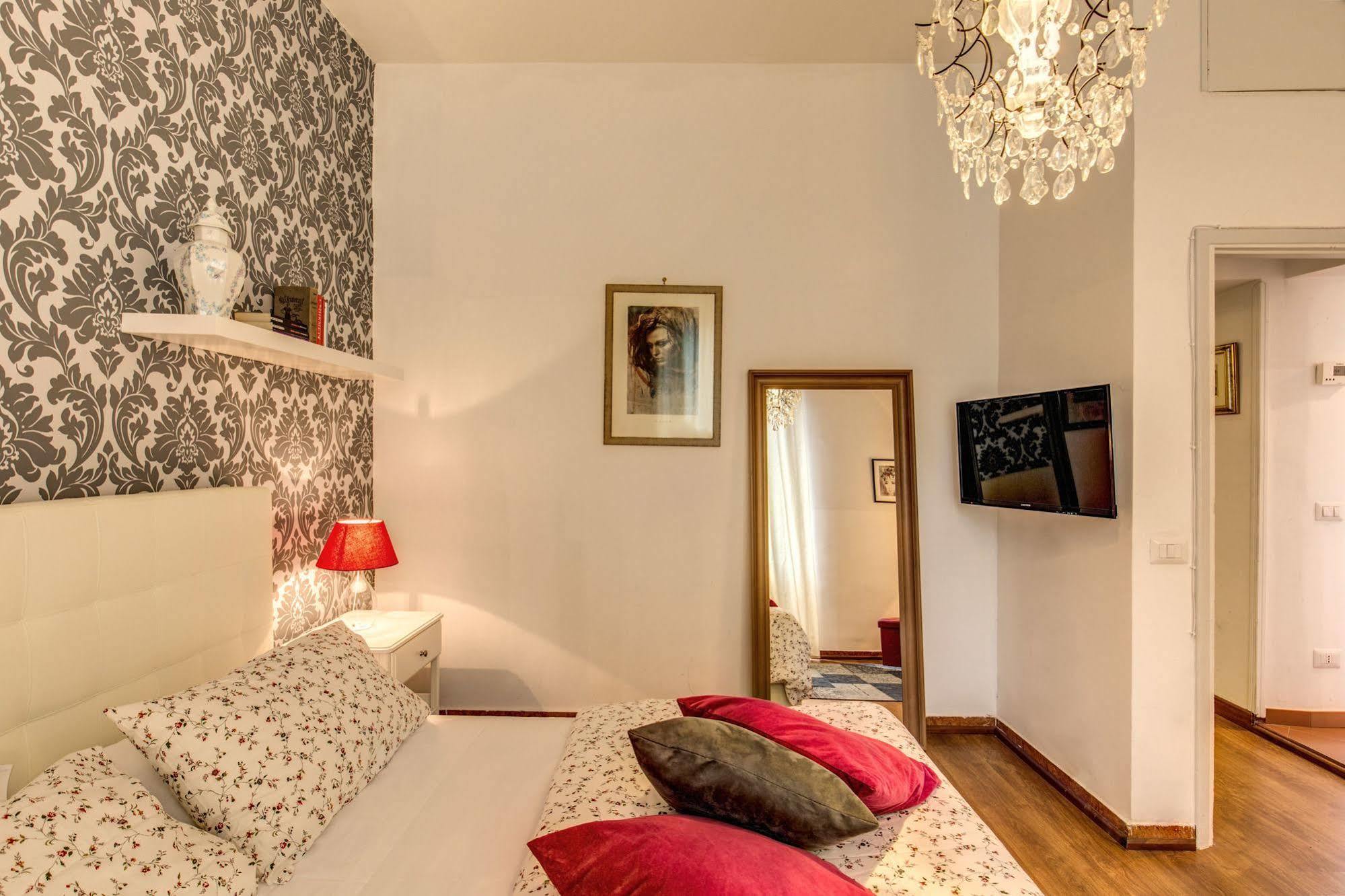 Aweshomeitaly - Spagna Glamour Life Penthouse Rom Exterior foto